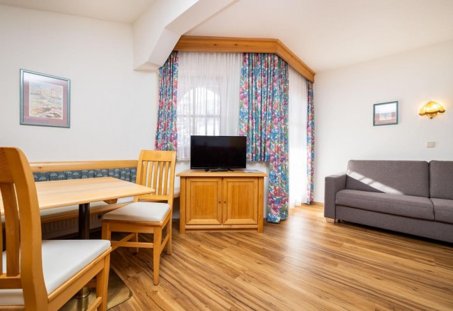 Wohnzimmer mit Essecke