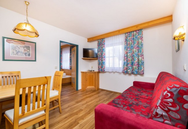 Wohnküche mit Flat-TV