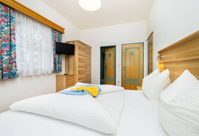 Doppelzimmer mit Flat-TV