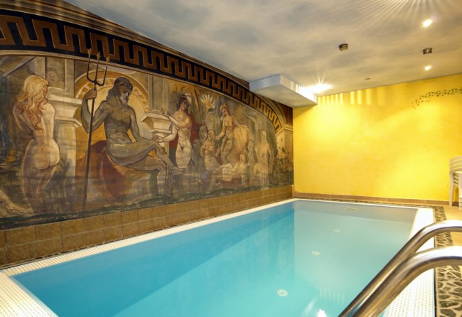 Schwimmbad im Berggasthof